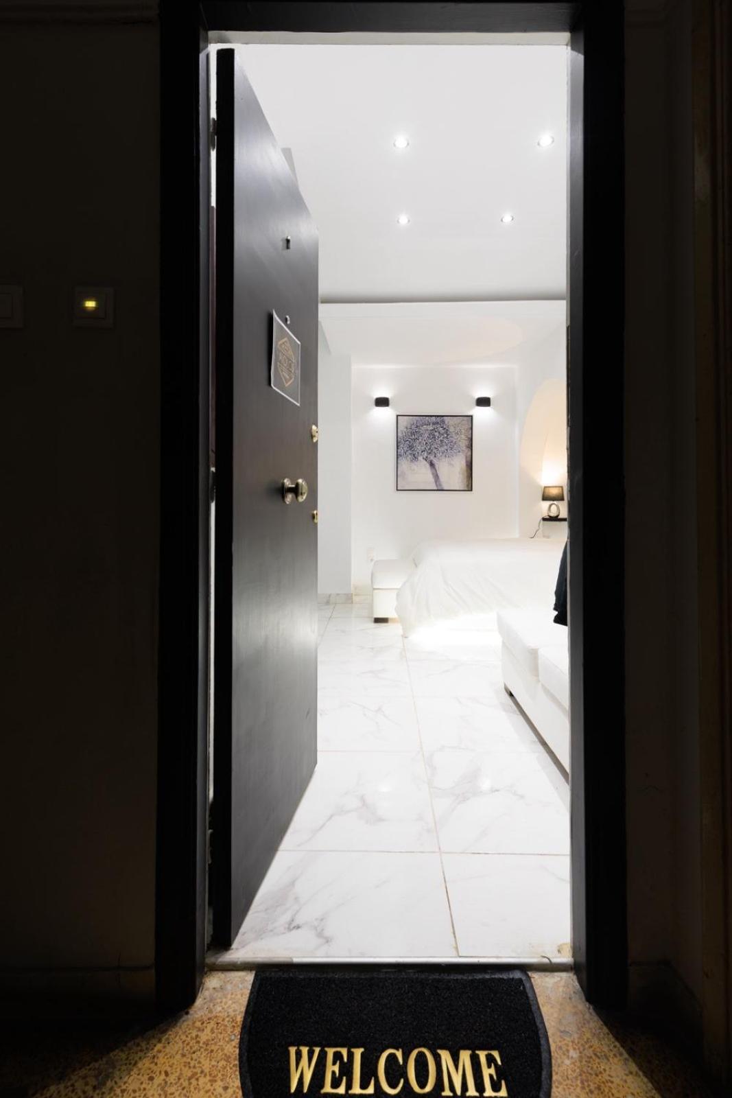 Aiolos Luxury Apartment Under Acropolis In Plaka Atene Esterno foto